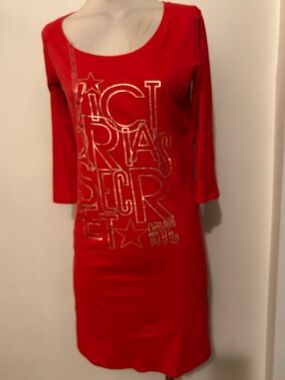 NWT Victoria’s Secret Red Graphic Scoop-Neck Nightgown Sz M.